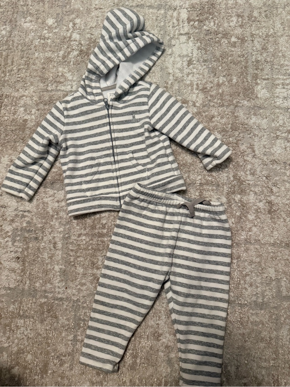 GAP Gray and White Striped Hoodie & Jogger Set size 6-12M